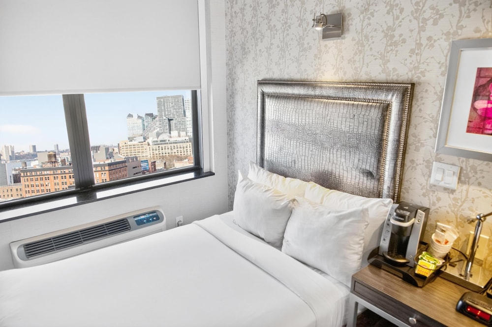 Times Square West Hotel, BW Signature Collection — Hotel rooms in New York City, New York State