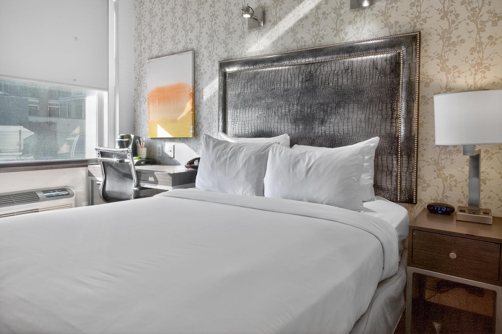 Times Square West Hotel, BW Signature Collection — Hotel rooms in New York City, New York State