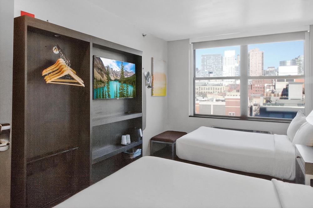 Times Square West Hotel, BW Signature Collection — Hotel rooms in New York City, New York State