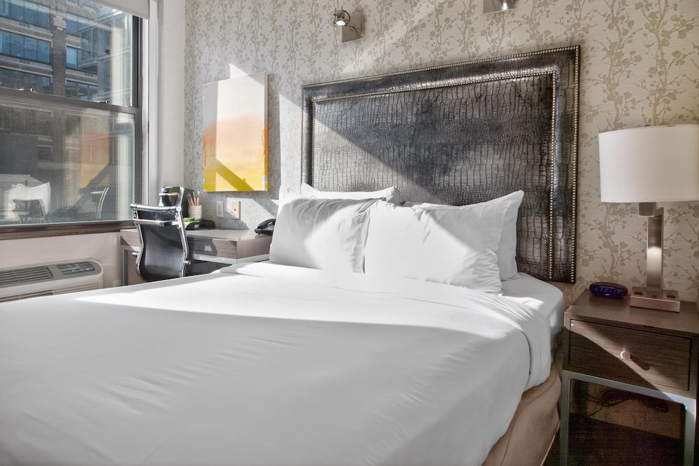 Times Square West Hotel, BW Signature Collection — Hotel rooms in New York City, New York State