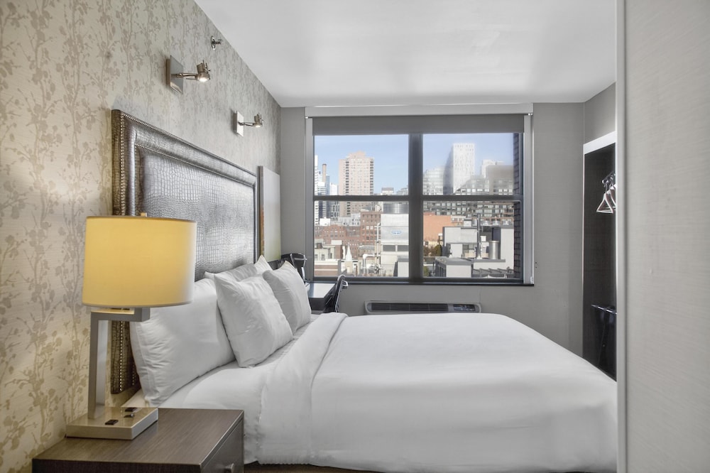 Times Square West Hotel, BW Signature Collection — Hotel rooms in New York City, New York State