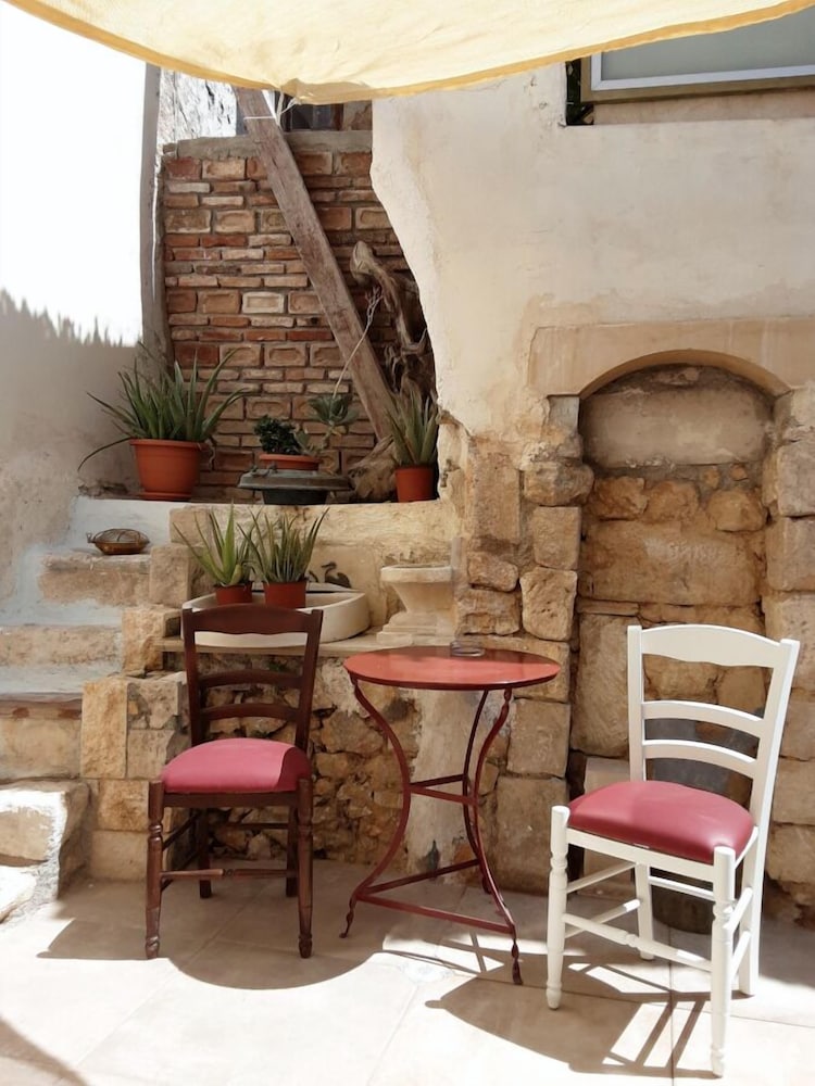 Hamam Oriental Suites — Restaurant & bars in Rethymnon