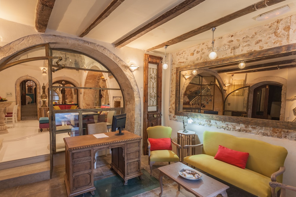 Hamam Oriental Suites — Hotel building in Rethymnon