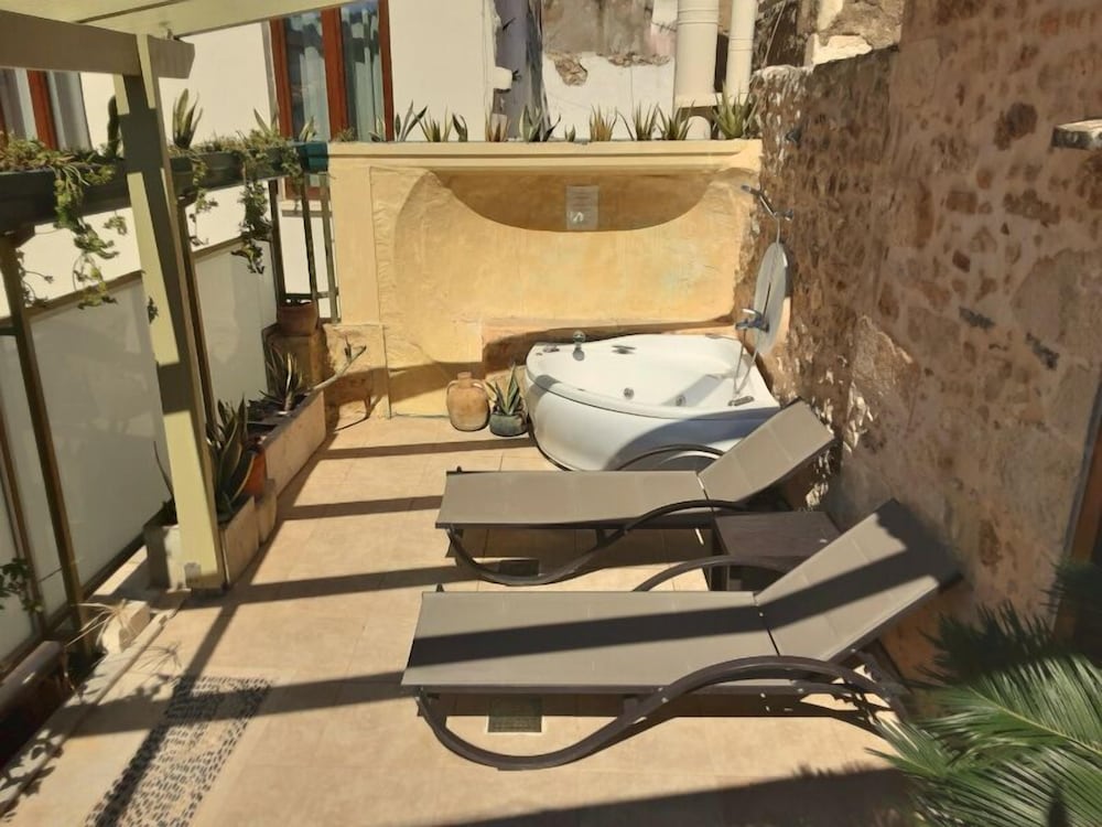 Hamam Oriental Suites — Hotel rooms in Rethymnon
