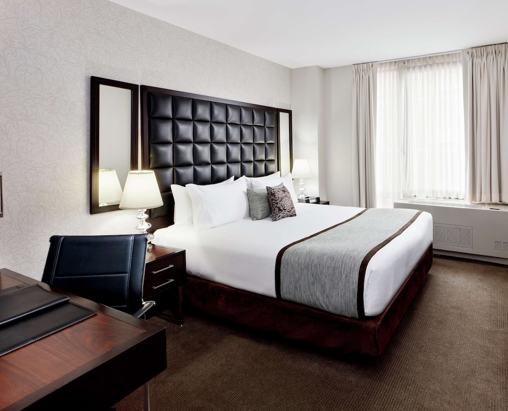 Distrikt Hotel New York City, Tapestry Collection by Hilton — Hotel rooms in New York City, New York State