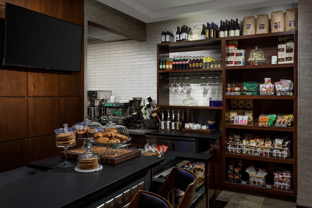 Distrikt Hotel New York City, Tapestry Collection by Hilton — Restaurant & bars in New York City, New York State