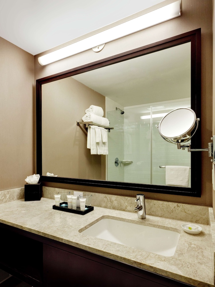 Distrikt Hotel New York City, Tapestry Collection by Hilton — Hotel rooms in New York City, New York State
