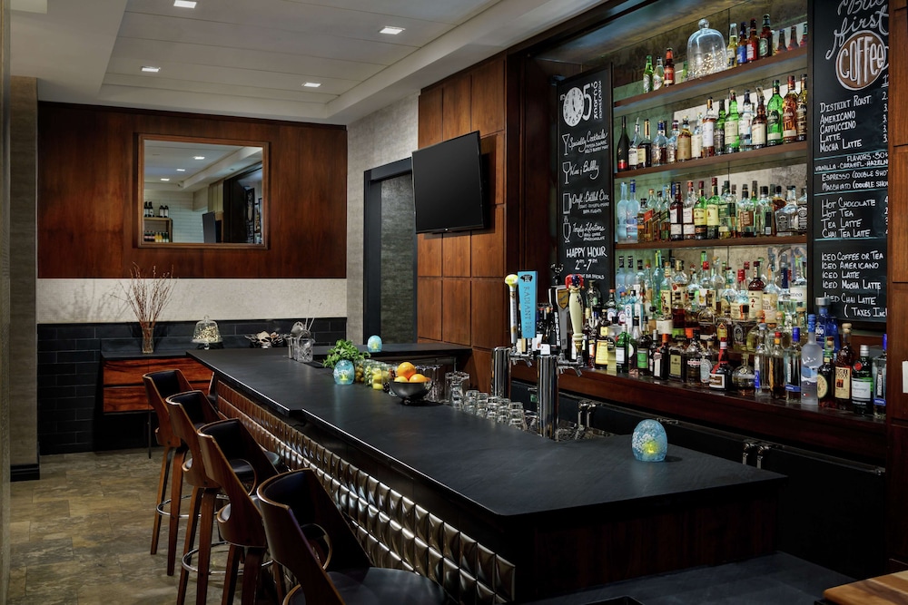 Distrikt Hotel New York City, Tapestry Collection by Hilton — Restaurant & bars in New York City, New York State