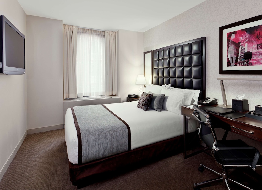 Distrikt Hotel New York City, Tapestry Collection by Hilton — Hotel rooms in New York City, New York State