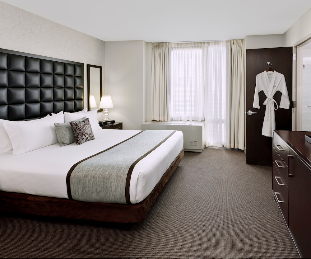 Distrikt Hotel New York City, Tapestry Collection by Hilton — Hotel rooms in New York City, New York State