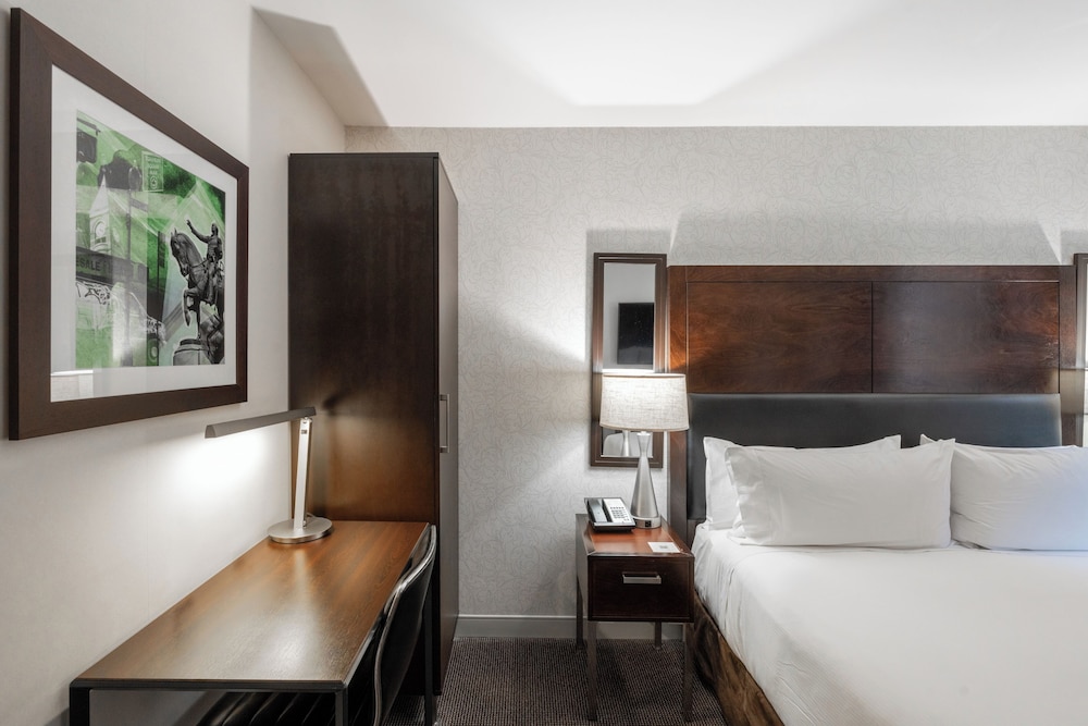 Distrikt Hotel New York City, Tapestry Collection by Hilton — Hotel rooms in New York City, New York State