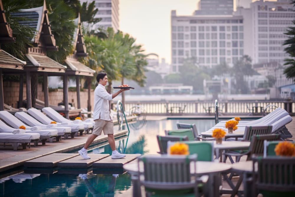 The Peninsula Bangkok — Swimming pool in Bangkok, Bangkok