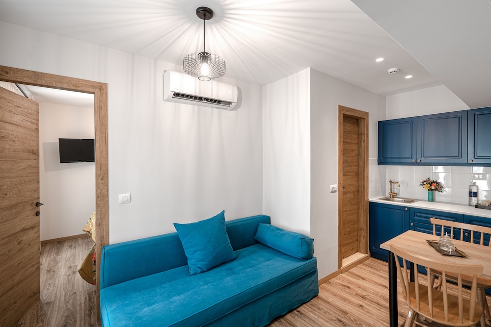 Veneziano Hotel — Hotel rooms in Heraklion