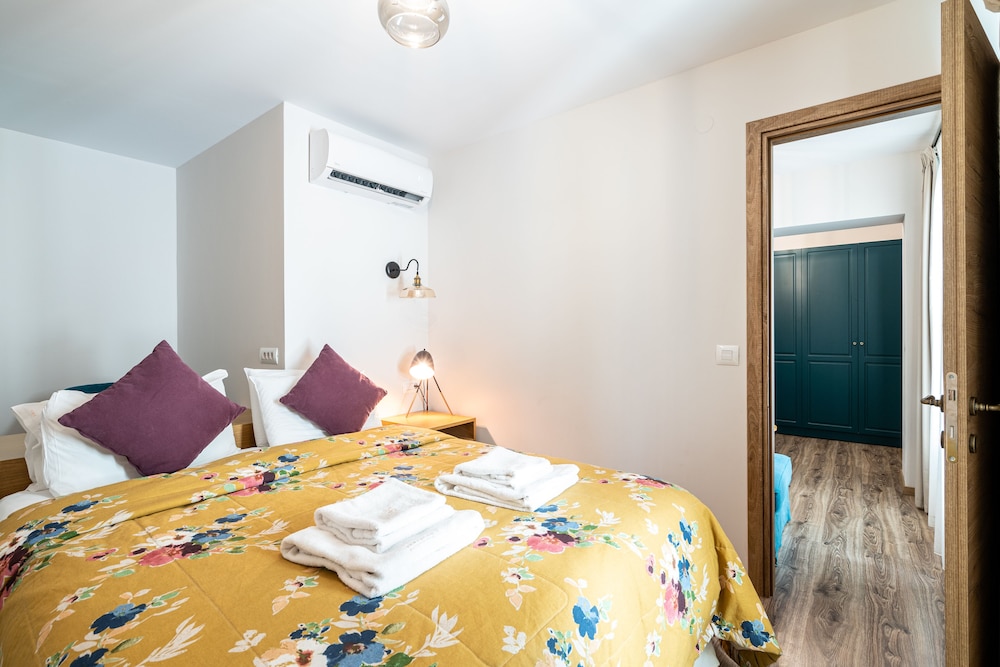 Veneziano Hotel — Hotel rooms in Heraklion