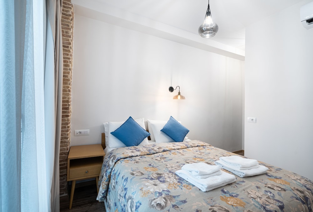 Veneziano Hotel — Hotel rooms in Heraklion