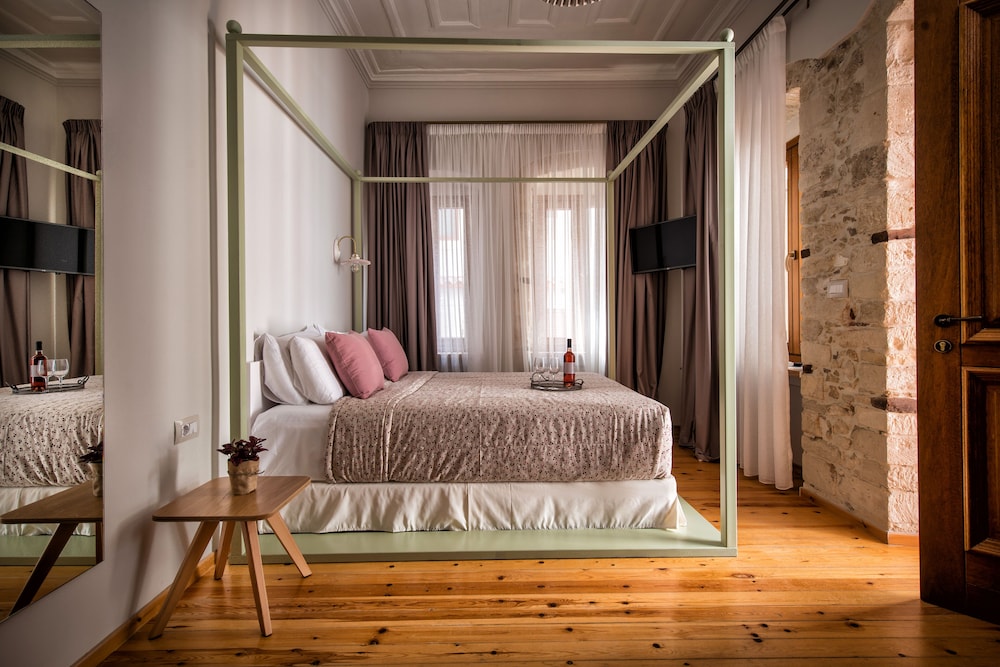 Veneziano Hotel — Hotel rooms in Heraklion