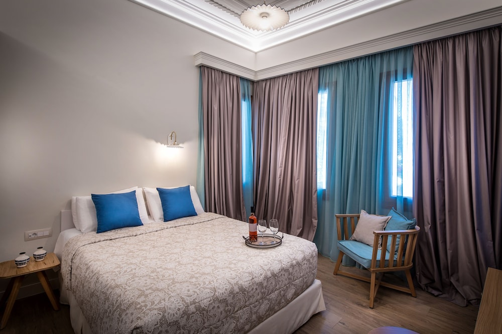 Veneziano Hotel — Hotel rooms in Heraklion