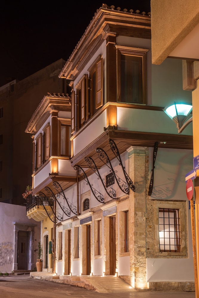 Veneziano Hotel — Hotel building in Heraklion