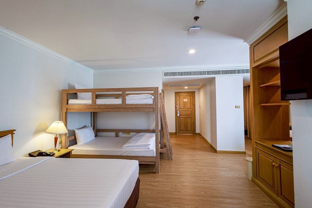 Prince Palace Hotel Bangkok — Hotel rooms in Bangkok, Bangkok