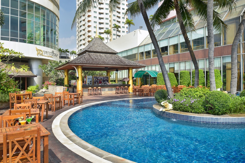 Prince Palace Hotel Bangkok — Swimming pool in Bangkok, Bangkok