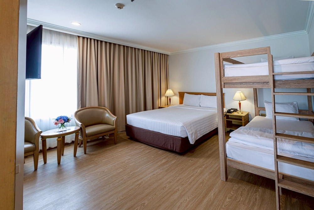 Prince Palace Hotel Bangkok — Hotel rooms in Bangkok, Bangkok