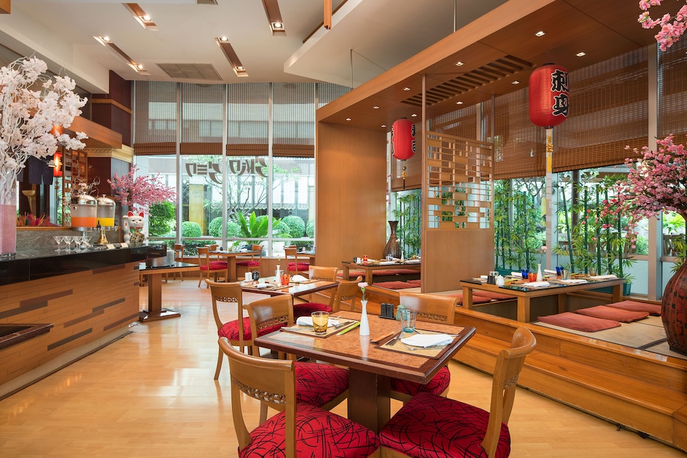 Prince Palace Hotel Bangkok — Restaurant & bars in Bangkok, Bangkok