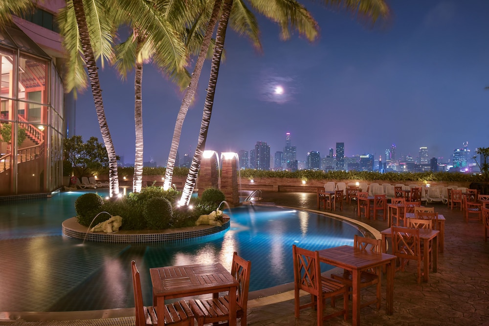 Prince Palace Hotel Bangkok — Swimming pool in Bangkok, Bangkok