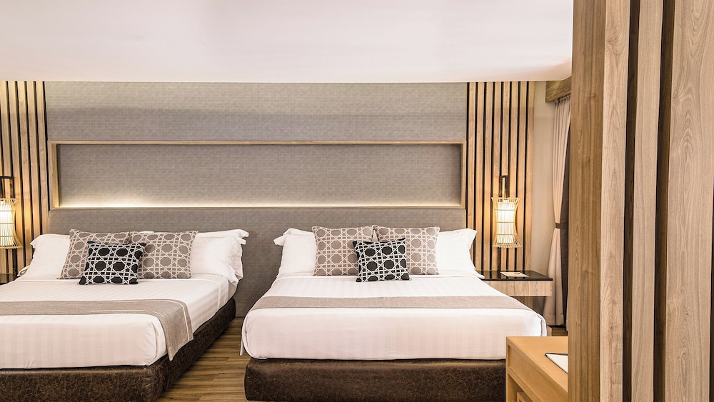 Phuket Graceland Resort And Spa — Hotel rooms in Patong Beach, Phuket Province