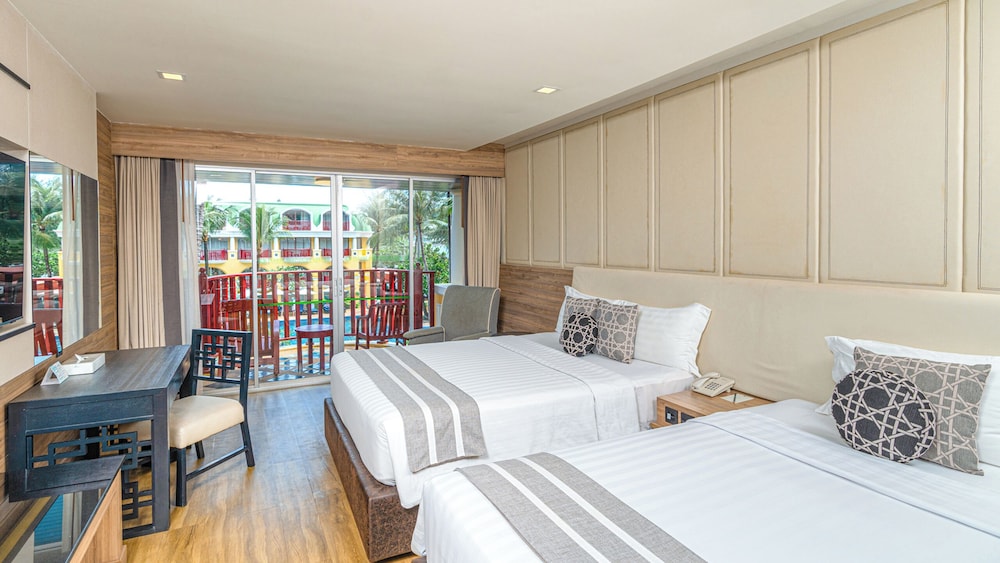 Phuket Graceland Resort And Spa — Hotel rooms in Patong Beach, Phuket Province