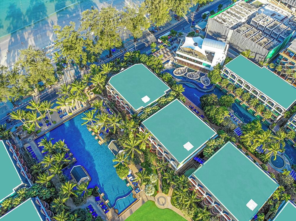 Phuket Graceland Resort And Spa — Swimming pool in Patong Beach, Phuket Province