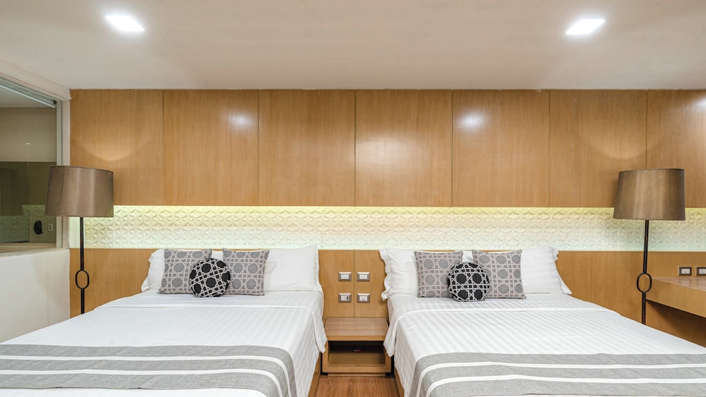 Phuket Graceland Resort And Spa — Hotel rooms in Patong Beach, Phuket Province