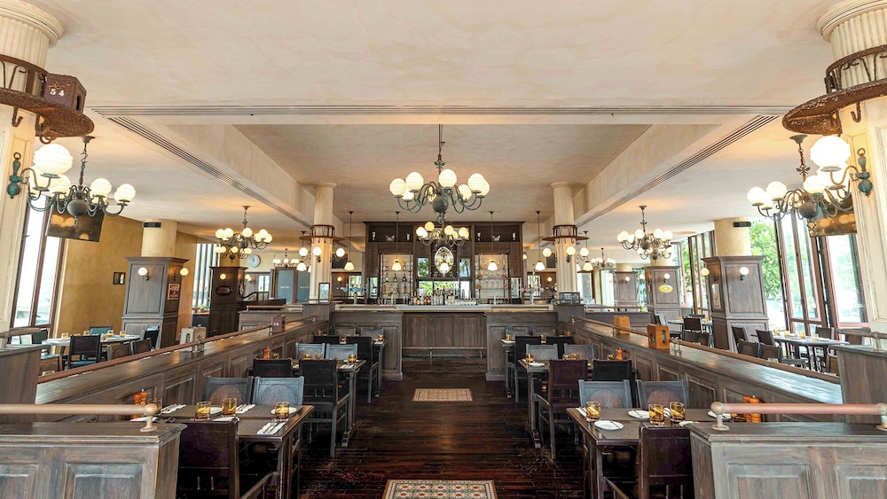 Phuket Graceland Resort And Spa — Restaurant & bars in Patong Beach, Phuket Province