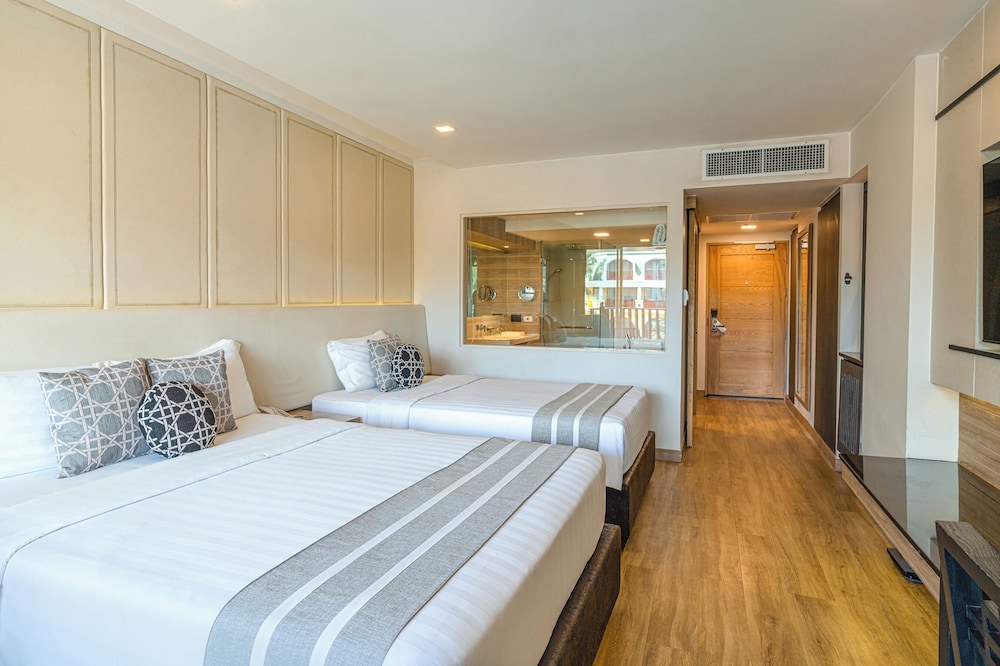 Phuket Graceland Resort And Spa — Hotel rooms in Patong Beach, Phuket Province