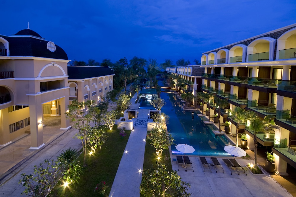 Phuket Graceland Resort And Spa — Swimming pool in Patong Beach, Phuket Province