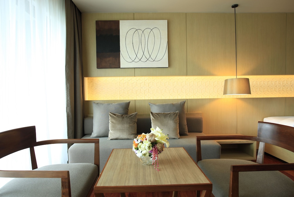 Phuket Graceland Resort And Spa — Hotel rooms in Patong Beach, Phuket Province