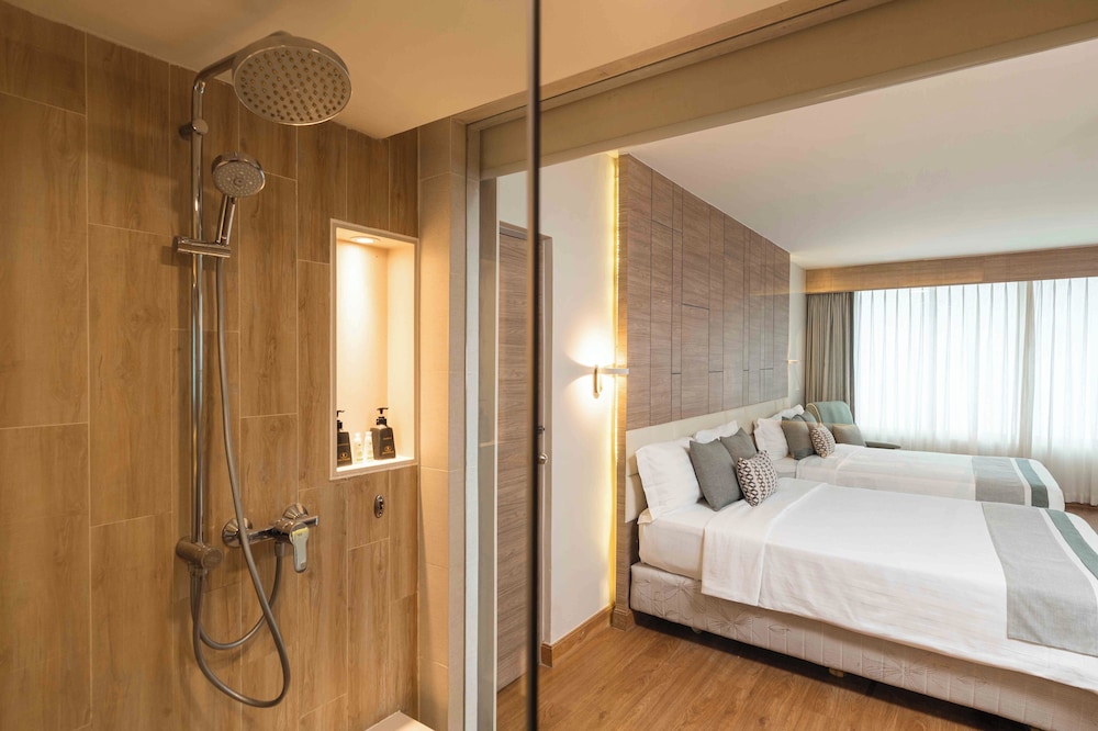 Phuket Graceland Resort And Spa — Hotel rooms in Patong Beach, Phuket Province