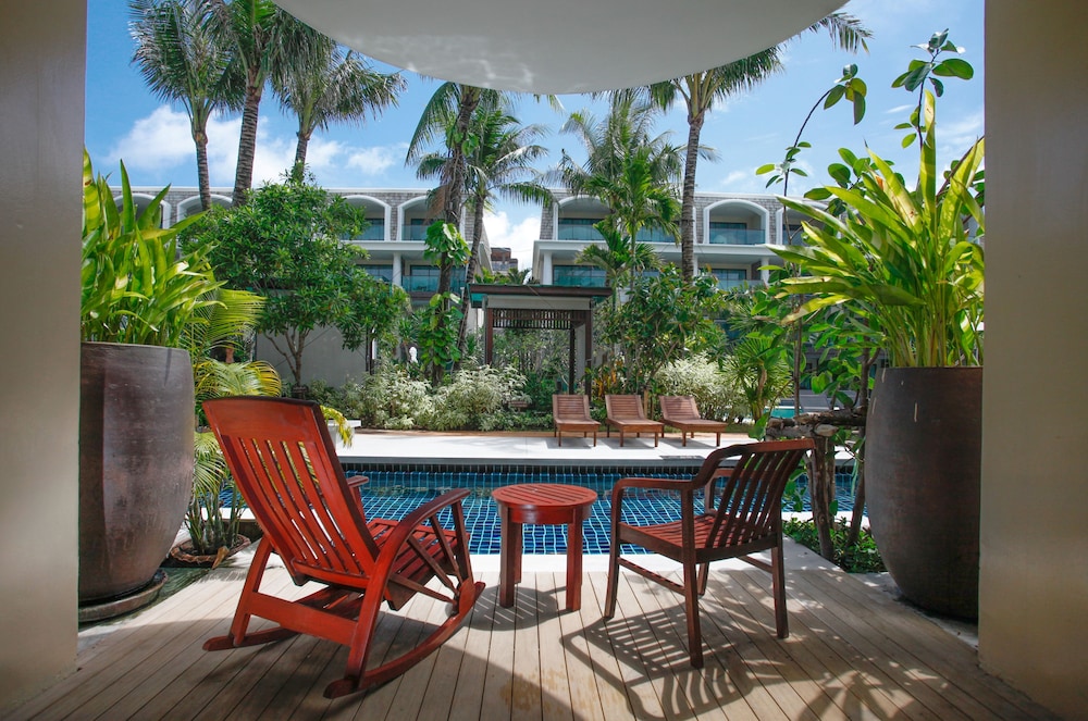 Phuket Graceland Resort And Spa — Swimming pool in Patong Beach, Phuket Province