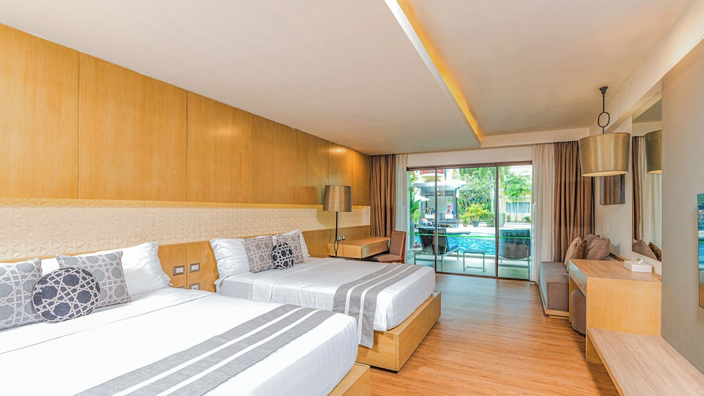 Phuket Graceland Resort And Spa — Hotel rooms in Patong Beach, Phuket Province