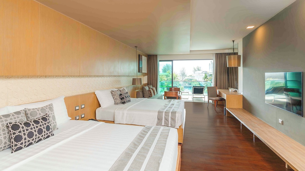 Phuket Graceland Resort And Spa — Hotel rooms in Patong Beach, Phuket Province