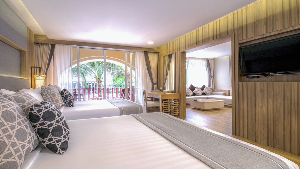 Phuket Graceland Resort And Spa — Hotel rooms in Patong Beach, Phuket Province