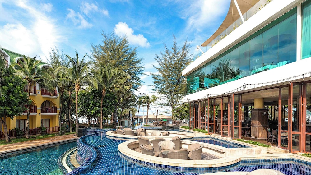 Phuket Graceland Resort And Spa — Restaurant & bars in Patong Beach, Phuket Province