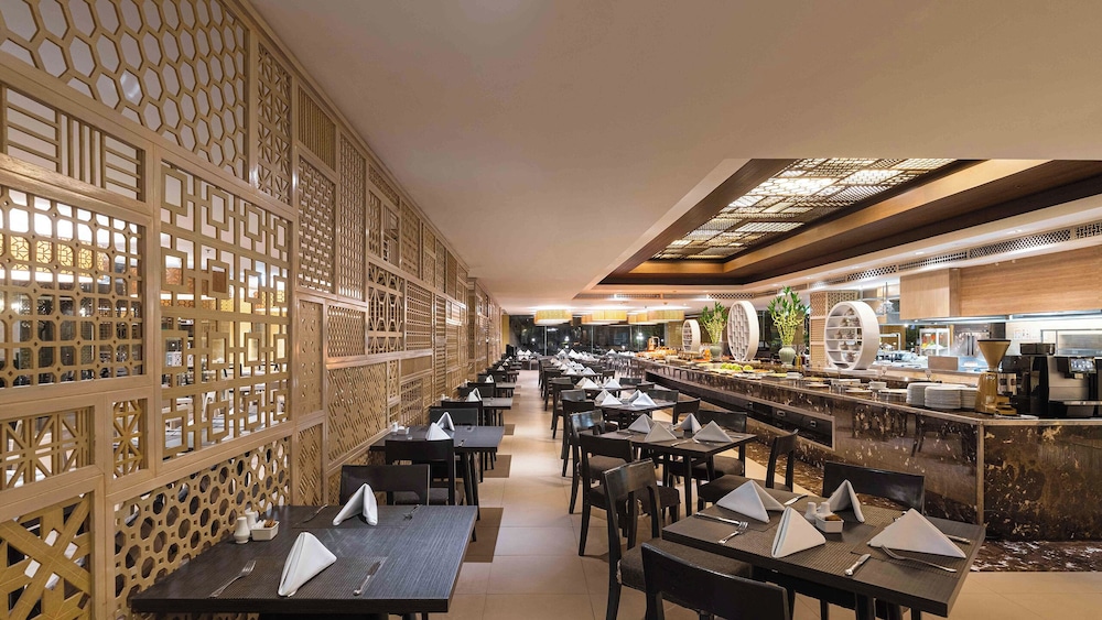 Phuket Graceland Resort And Spa — Restaurant & bars in Patong Beach, Phuket Province