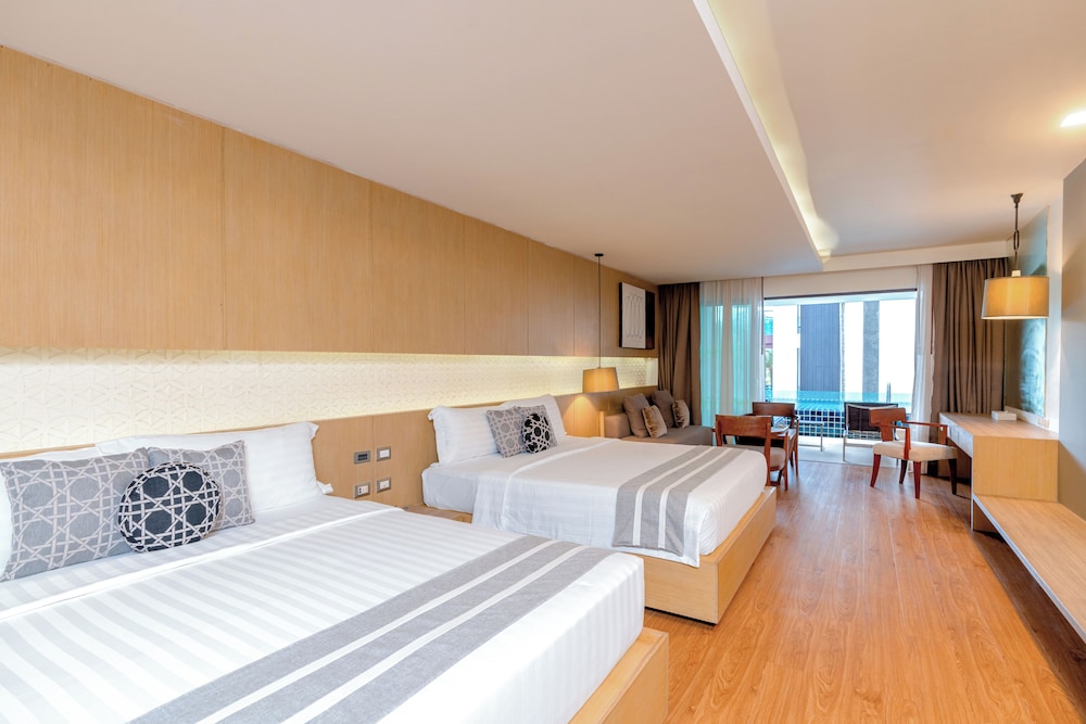 Phuket Graceland Resort And Spa — Hotel rooms in Patong Beach, Phuket Province