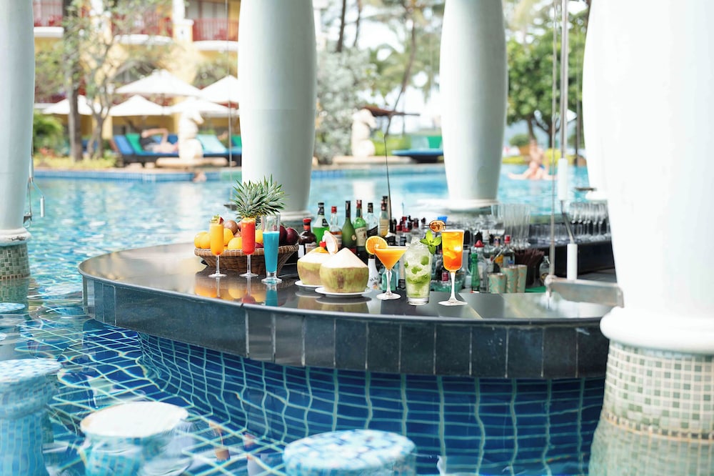 Phuket Graceland Resort And Spa — Restaurant & bars in Patong Beach, Phuket Province