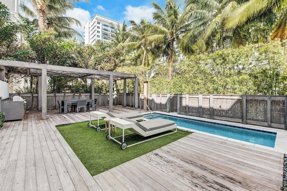 W South Beach — Swimming pool in Miami, Florida