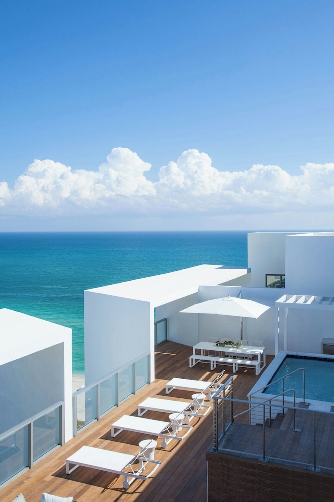 W South Beach — Swimming pool in Miami, Florida