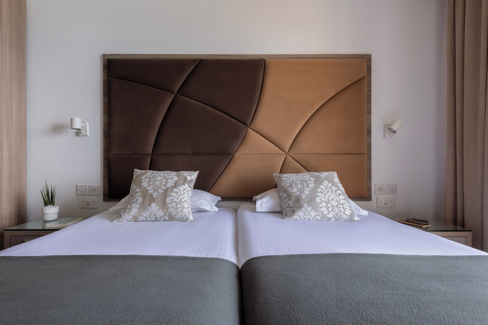 Plaza Regency Hotels — Hotel rooms in Sliema, Malta Island