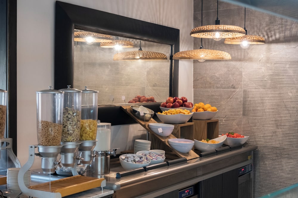 Plaza Regency Hotels — Restaurant & bars in Sliema, Malta Island