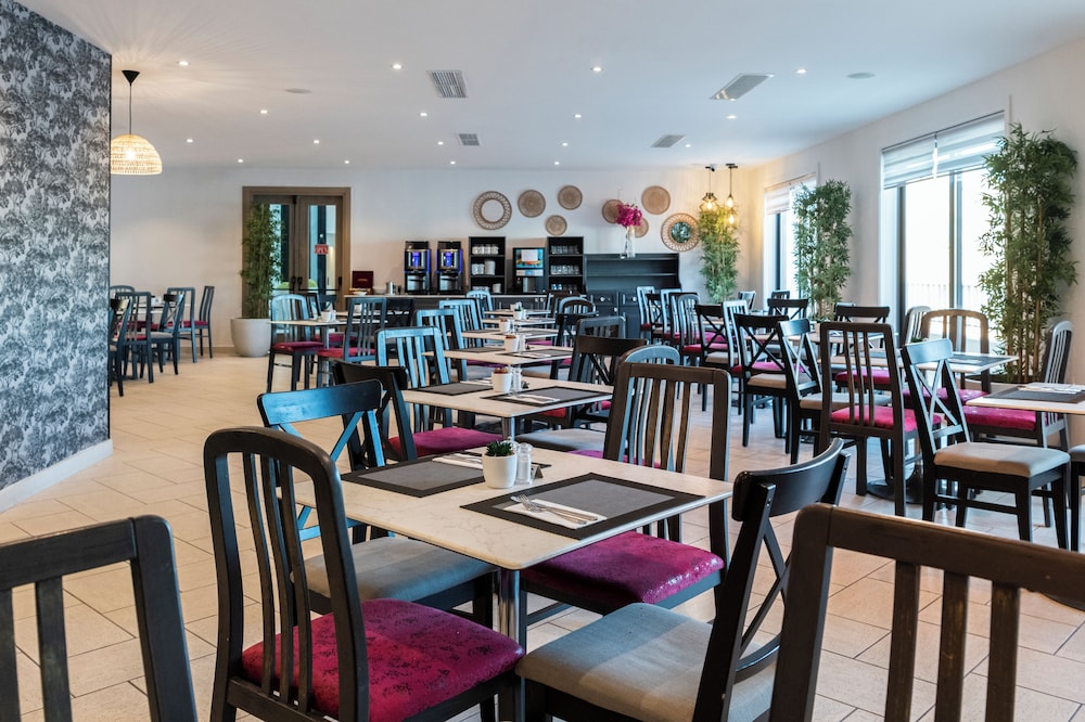 Plaza Regency Hotels — Restaurant & bars in Sliema, Malta Island
