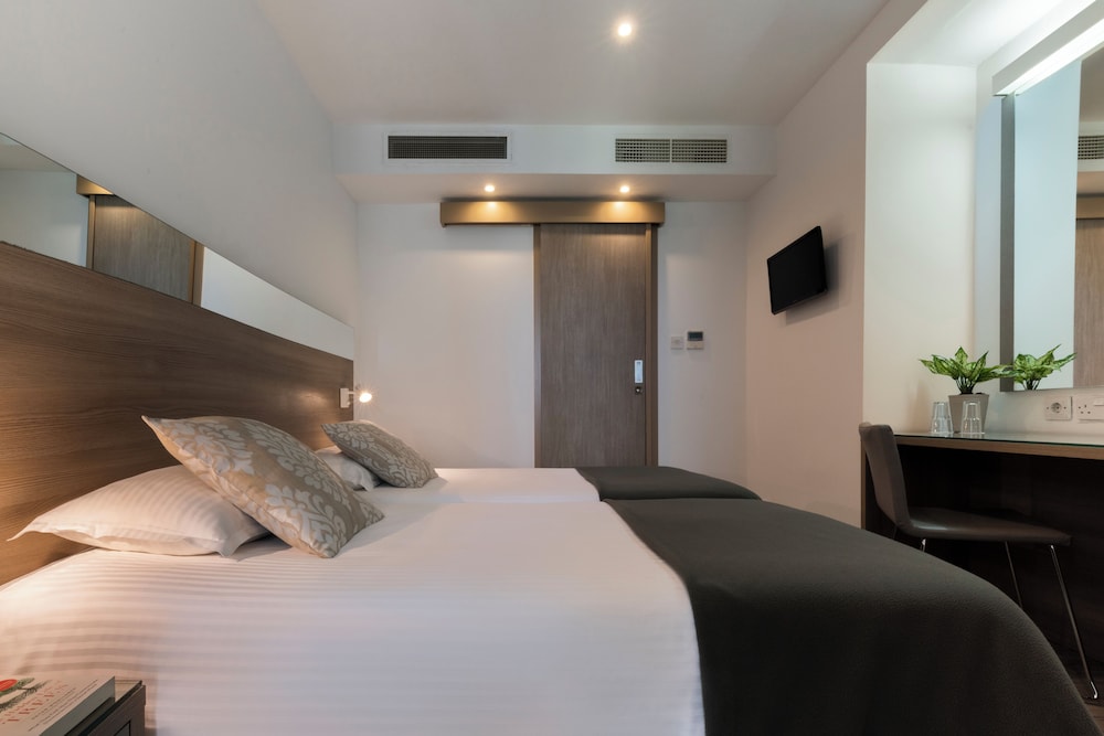 Plaza Regency Hotels — Hotel rooms in Sliema, Malta Island